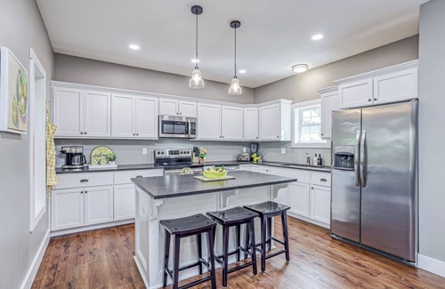Linn Valley House | Relaxing retreat with beautiful view. Fireplace, grill, firepit, and kayaks.