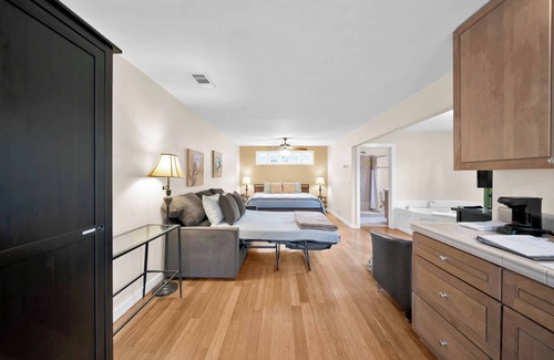 O'Brien Bed & Breakfast | Relaxing Stay with Botanical Garden and Forest views!