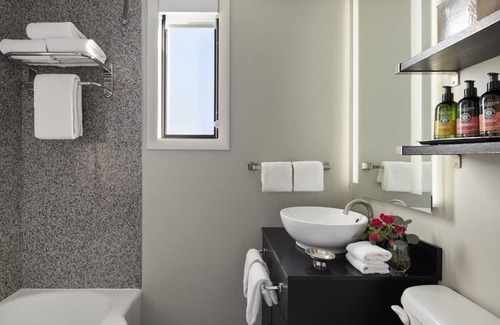 Capitol Hill Hotel | Relaxing Suite Stay w/Kitchenette | 3 Pet Friendly Units w/Parking!