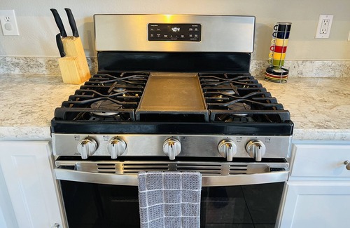 Whitney House | Relaxing Vegas Home Away From Strip