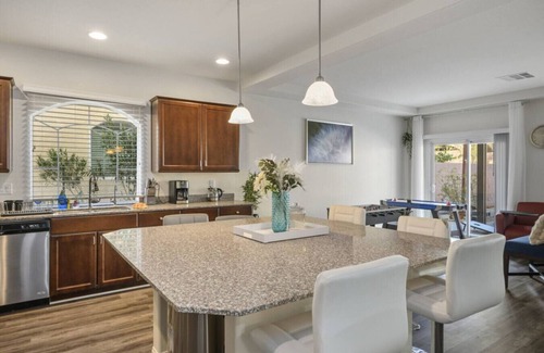 Enterprise House | Relaxing Vegas Stay with BBQ & Games