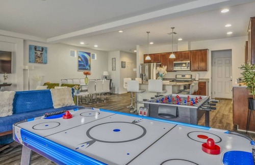 Enterprise House | Relaxing Vegas Stay with BBQ & Games