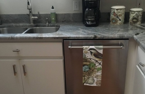 Dunnellon House | Relaxing, well-stocked riverfront home including kayaks for 10.