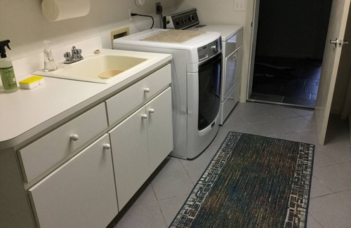 Dunnellon House | Relaxing, well-stocked riverfront home including kayaks for 10.