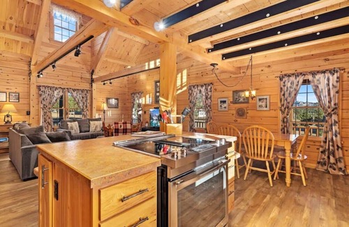 Carriage Hills House | Remmert`s Log Haven - Tranquil Mountain Getaway