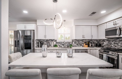 Madera House | Remodeled 1-Acre Ranch Style Home in Madera