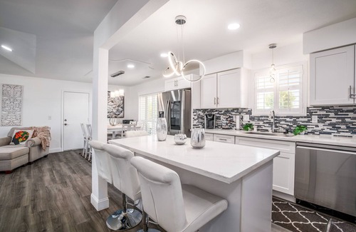 Madera House | Remodeled 1-Acre Ranch Style Home in Madera