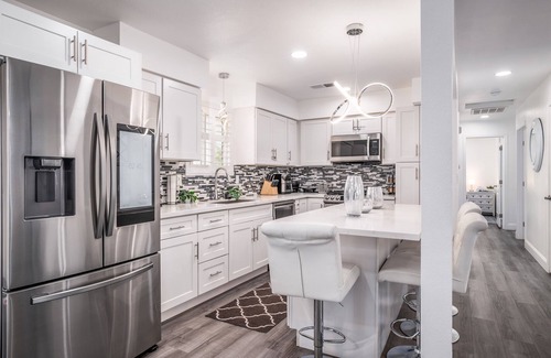 Madera House | Remodeled 1-Acre Ranch Style Home in Madera