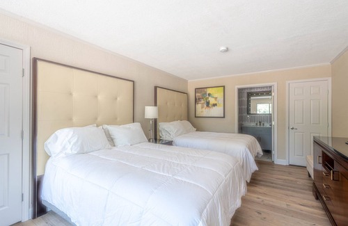 Wappapello Resort | Remodeled 2 Queen Room with high speed internet