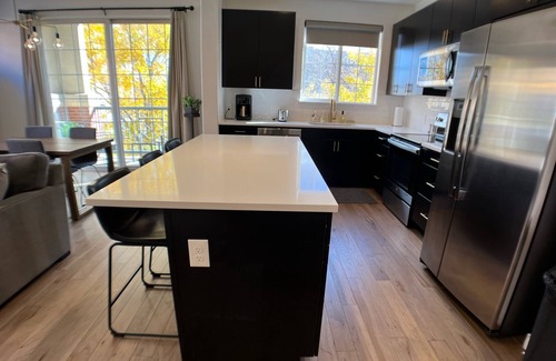 Uptown Condo | Remodeled 2b/2b in Capitol Hill w/2 parking spots