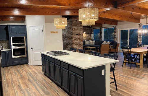 Three Rivers Cabin | Remodeled Cabin with Amazing Views, 2 King Beds, 2 Game Rooms, & EV Charger