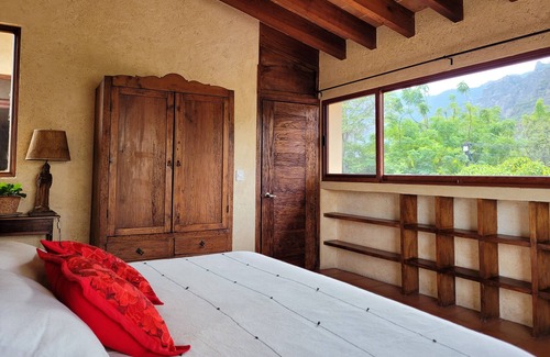 Tepoztlan House | Remodeled colonial style home, tranquil garden w/pool!