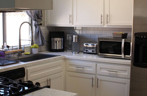 Santa Maria House | Remodeled cozy home - 2 mins from hospital and 15 mins from VAF base-