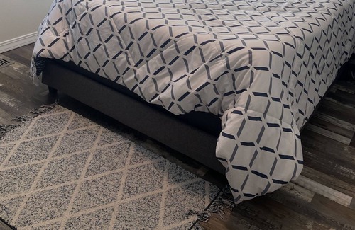 Mountain Home House | Remodeled cute home w/large yard all fenced, 2min walk to shopping, restaurant’s