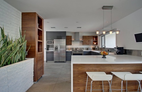 Deepwell Estates House | Remodeled Mid-Mod Home, Pool, Spa, Bocce Ball, Bikes, Fun!