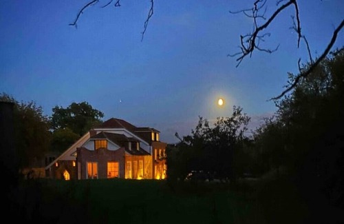 Sittingbourne Cabin | Remote hut set in the beautiful Kent Downs