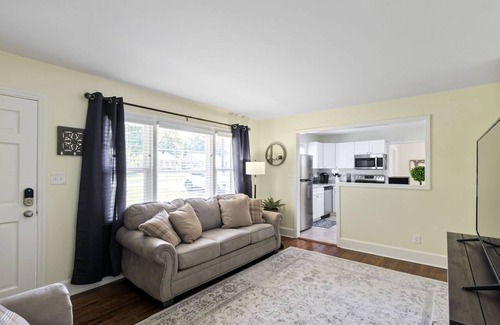 Charlotte House | Renovated! 12 minutes from South End CLT!