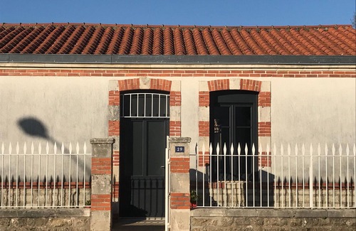 La Garnache Cottage | Renovated 19th-Century Home with Pool, Spa, and Nearby Attractions