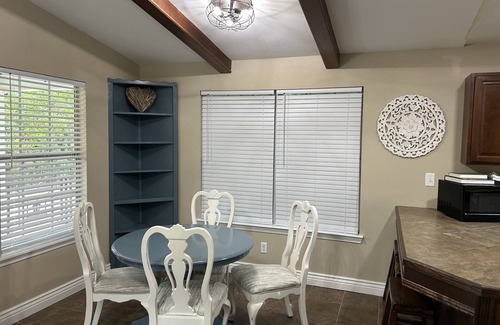 Springfield House | Renovated 2br in Springfield - close to Natalbany River