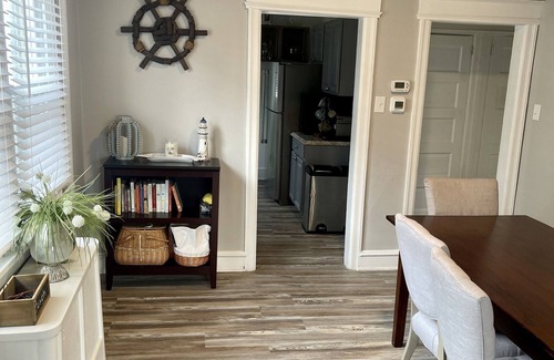 Ventnor City Condo | Renovated 2nd flr Condo 3 blocks from Ventnor beach, right off of Ventnor ave!