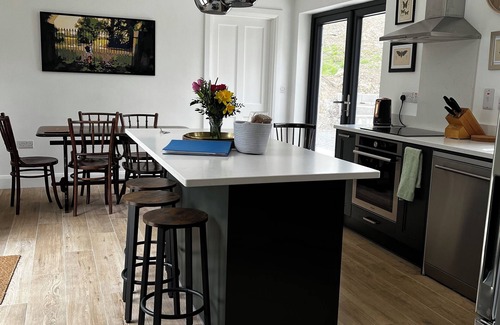 Broadford Other | Renovated 4-bedroom farmhouse in near Lough Derg & Scarriff with WiFi