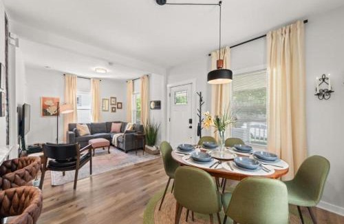 Cleveland House | Renovated and Professionally Designed 3Bed Home