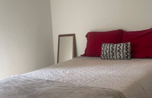 Guarapari Apartment | Renovated apartment a few meters from the sea