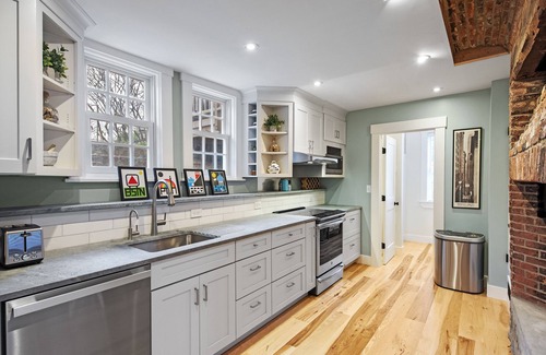 Marblehead Apartment | Renovated Apartment in Marblehead Historic District
