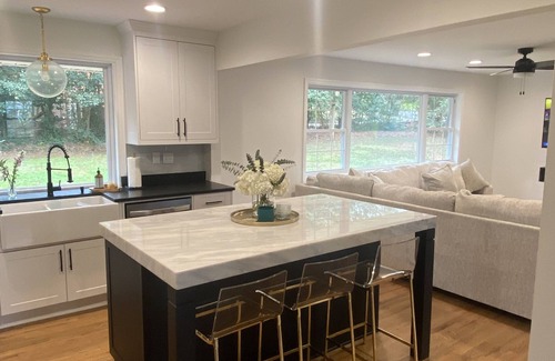 Augusta House | RENOVATED Augusta home .7mi WALK to the NATIONAL! RARE FIND!