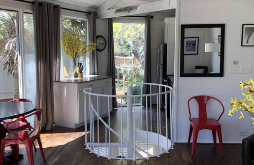 Seabrook Island Cottage | Renovated Cottage, Walk to Beach, VIEWS, Golf Course, 2 BR/2 BA, 4 Bikes, Grill