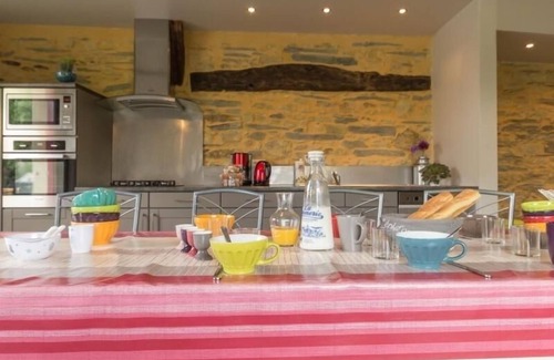Vay Cottage | Renovated Country Cottage with Modern Amenities, Near Nantes, Family-Friendly