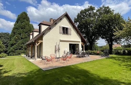 Le Mont-Saint-Adrien House | Renovated country property with fireplace, near forest