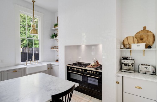 Old Louisville House | Renovated historic home on Millionaires row, 5 minutes to The Kentucky Derby