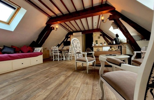 Avize Apartment | Renovated Loft in the Côte des Blancs near Epernay, the capital of Champagne