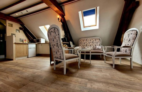 Avize Apartment | Renovated Loft in the Côte des Blancs near Epernay, the capital of Champagne