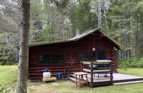 Crane Lake Cabin | Renovated Log Cabin on Crake Lake