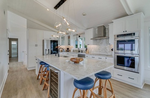 Beaufort House | RENOVATED OCEANFRONT CENTER ISLAND~ 6 SEATER GOLF CART INCLUDED