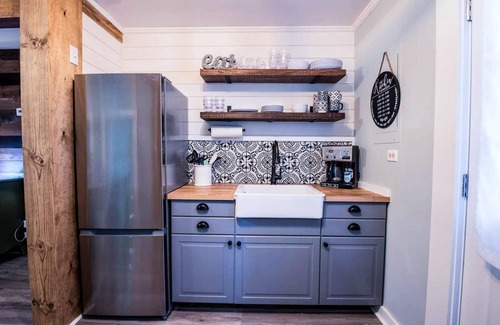 Nashville Cottage | Renovated, pet-friendly, near Nashville.