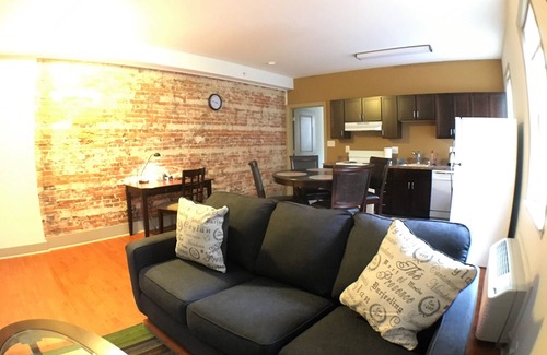 Mount Vernon Apartment | Renovated, Pet Friendly Apt Perfect for Professionals, Travel Nurses + Students