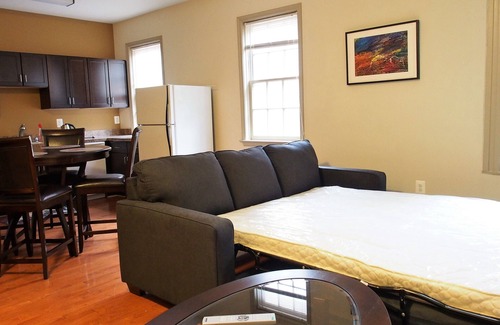 Mount Vernon Apartment | Renovated, Pet Friendly Apt Perfect for Professionals, Travel Nurses + Students