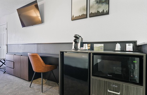 Townsend Hotel | Renovated Pet-Friendly Double Room