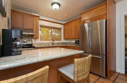 Pupukea House | RENOVATED! Short Walk to Beach, Air con. Please inquire about shorter stays!