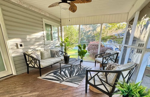 Moncks Corner House | Renovated Spacious 4 bedroom Low Country Home