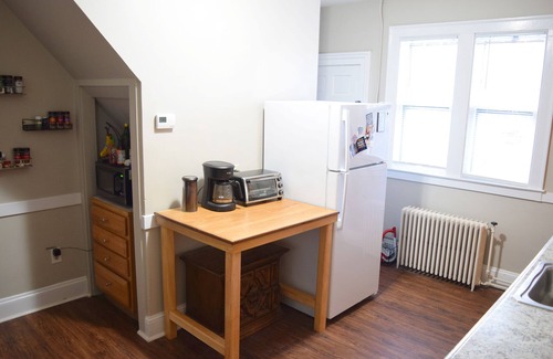 Middletown Apartment | Rent A Room In This Spacious Victorian