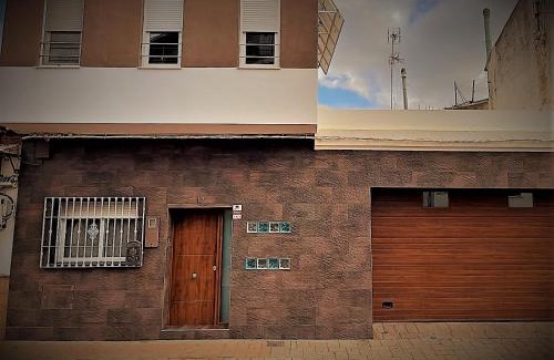 Playa Granada Apartment | RentitSpain Confortable Apartamento con Patio en Motril