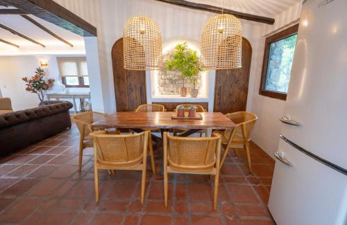 El Rescate Villa | RentitSpain Cortijo Rural Fandango 3 piscina y Montañas