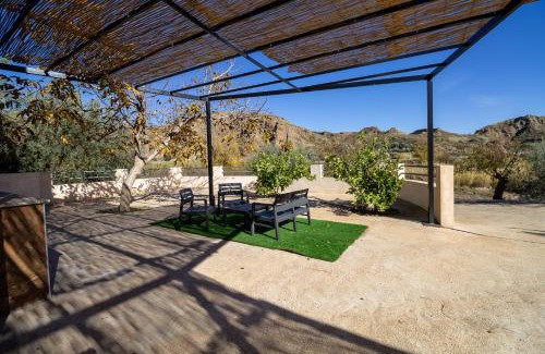 Jorairatar Villa | RentitSpain Las Fanegas Naturaleza al Pie de la Montaña