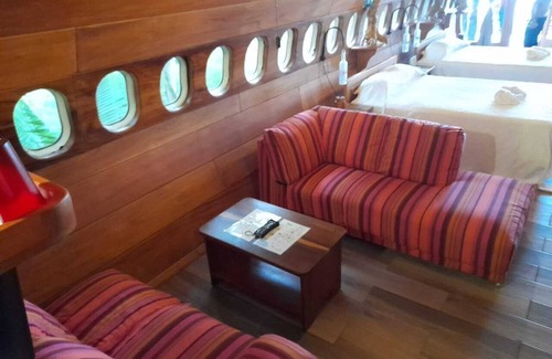 Manuel Antonio Resort | Repurposed Cockpit Cabana w PRIVATE outdoor Soaking TUB
