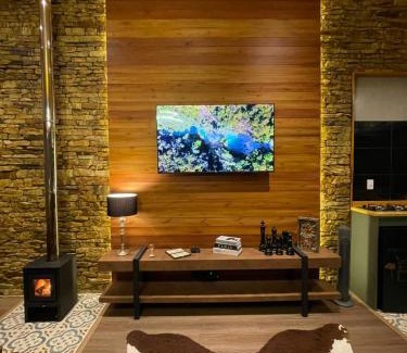 Santo Antonio do Pinhal Ski Chalet | Requinte dos Pinhais Chalé Rubi