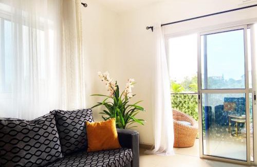 Douala Apartment | Residence Atlantic - Premium Apartment - WiFi, Gardien, Parking, Climaté